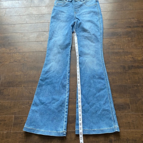 Spanx Everywhere Flare jeans - Picture 11 of 13